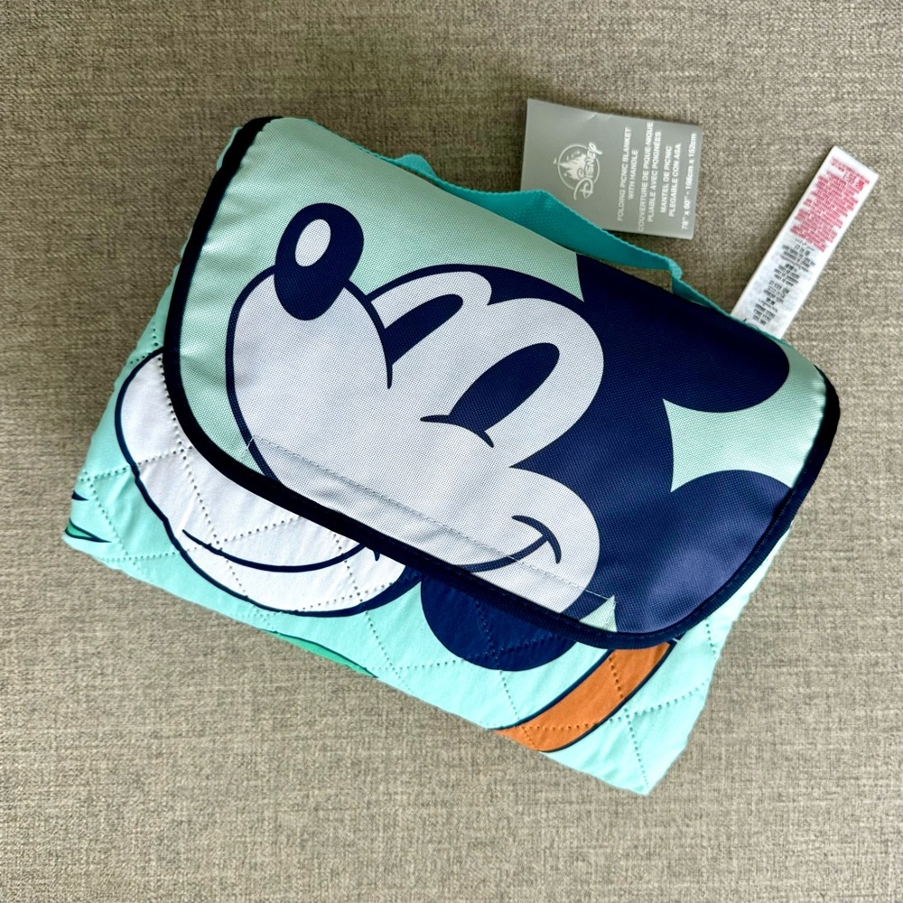 Disney Mickey and Minnie Picnic Blanket